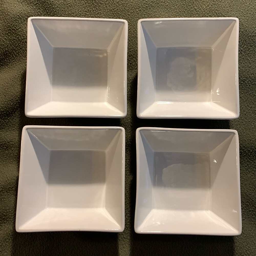 New Momentum Brands square ceramic white bowls. Approx 5.75” x 5.75” x 2.25”